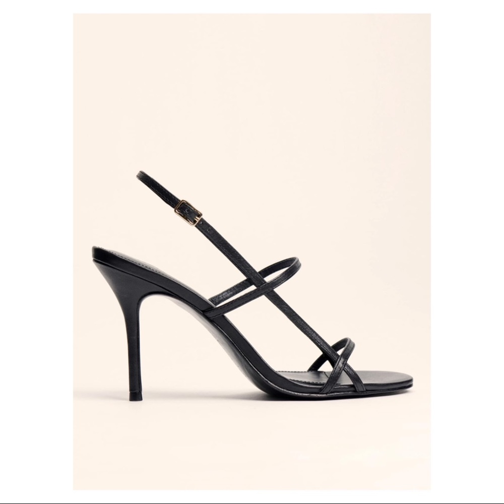 New! Reformation Isabelle sandal heel